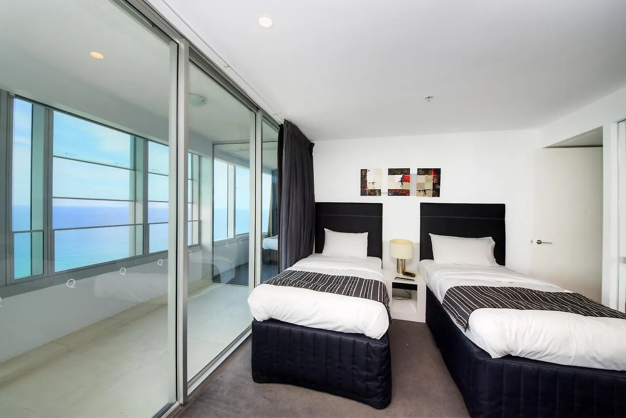 Private Apartment With Ocean Views At Q1 Resort Gold Coast 0*,  Austrália